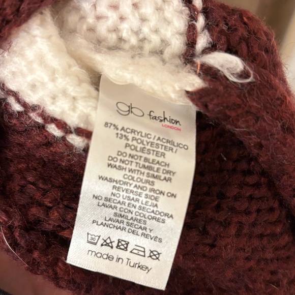 Cute Patterned Sweater - Picture 4 of 4